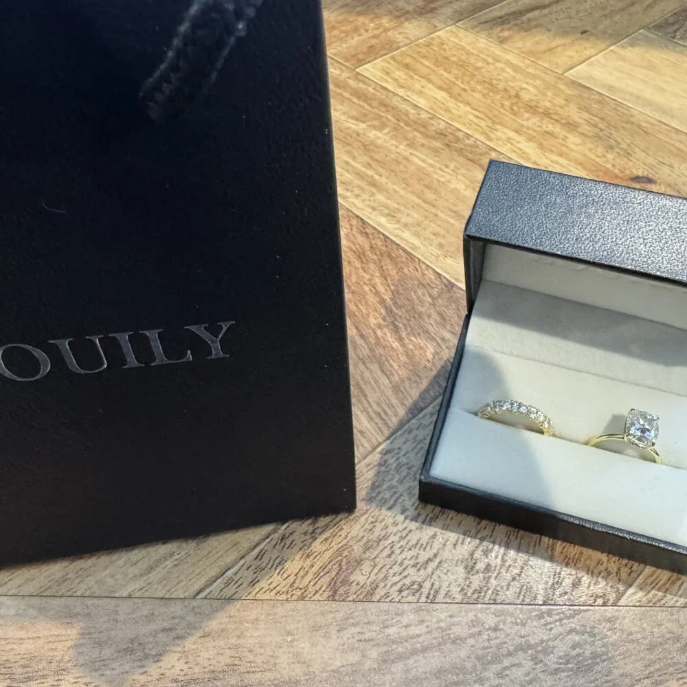 Louily Moissanite 4.0 Carat Cushion Cut Engagement Ring And 2.5 Ct Round Band, 6 - Picture 6 of 7